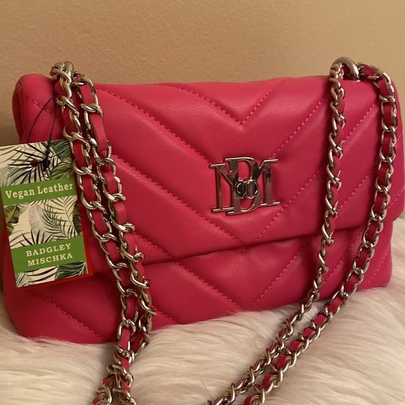 NWT Badgley Mischka Quilted Bag w /letter lock closure - Picture 2 of 12
